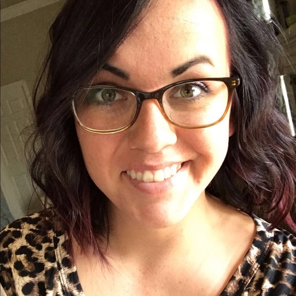 Meet your Posher, Tisha - Picture 1 of 1